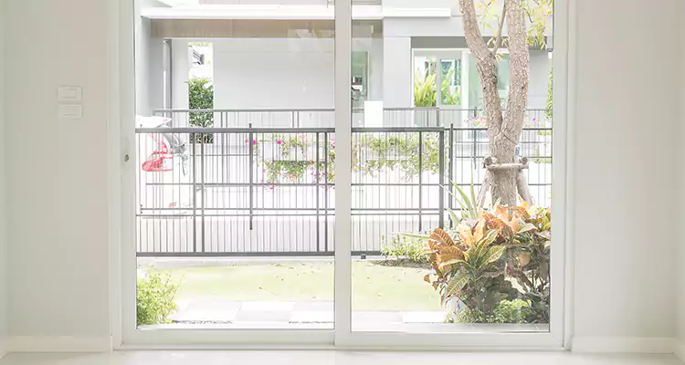 Balcony Screen Door Repair in DeBary, FL