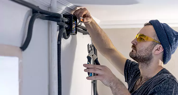 Garage Door Opener Cable Repair in DeBary, FL
