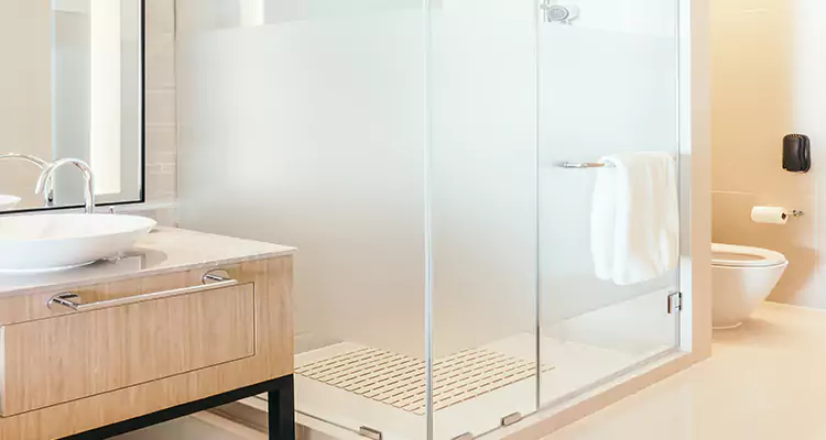 Expert Shower Door Fix and Repair in DeBary, FL